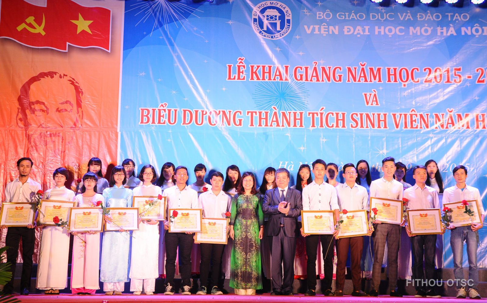 Lễ khai giảng năm học 2015 - 2016 và biểu dương thành tích sinh viên năm học 2014 - 2015